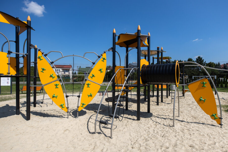 plac zabaw na osiedlu Miłocin Św. Huberta w Rzeszowie,fot. Grzegorz Bukała, Urząd Miasta Rzeszowa